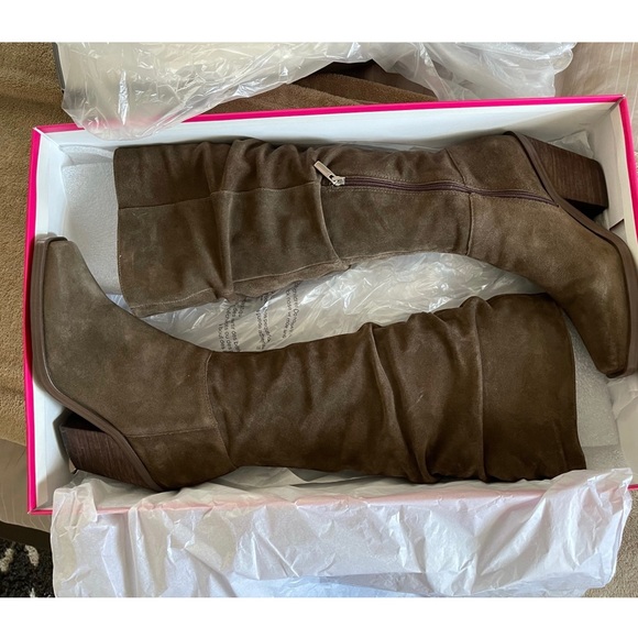 Vince Camuto Alimber Boots Sable 9.5 Sold Out with Box - Picture 12 of 15